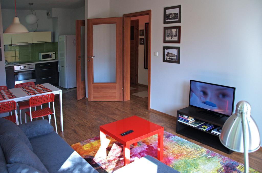 Color Apartment *