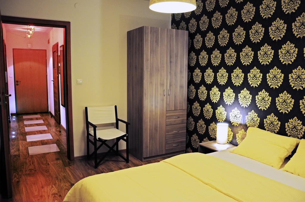 Color Apartment *
