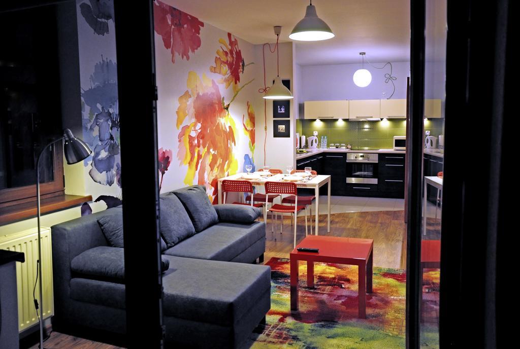 Apartment Color *